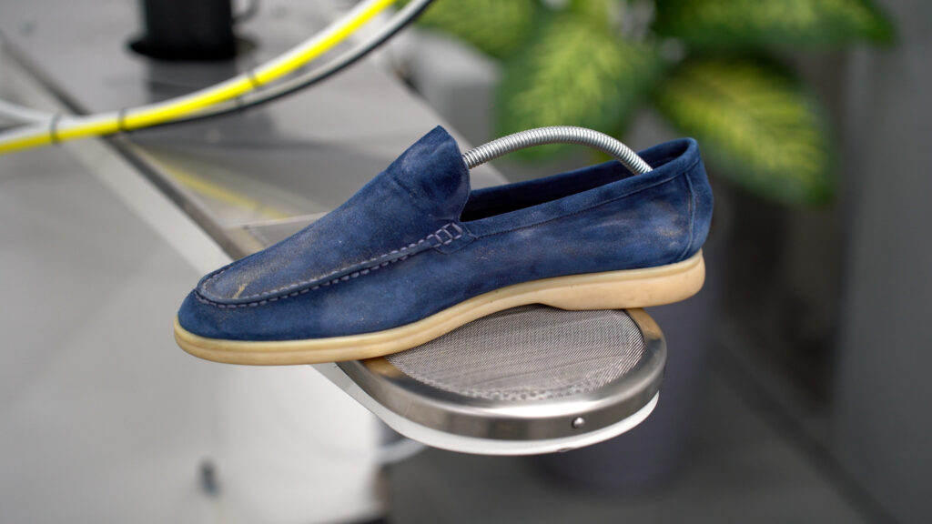 shoe cleaning and restoration service